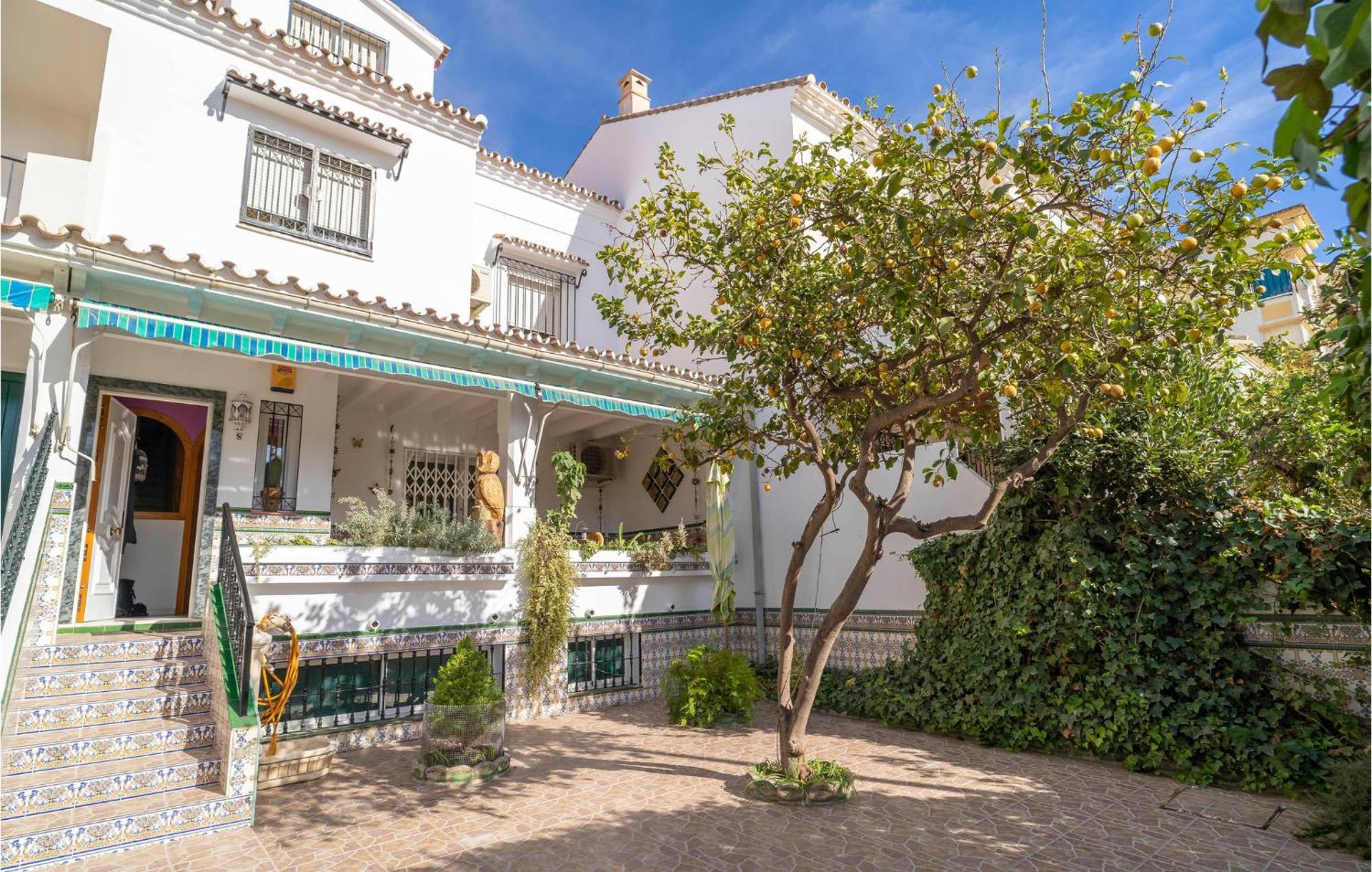 3 Bedroom Stunning Home In Torre Del Mar Exterior foto