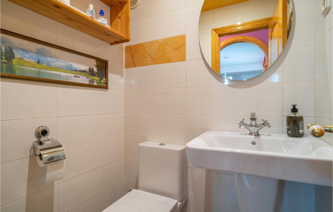 3 Bedroom Stunning Home In Torre Del Mar Exterior foto